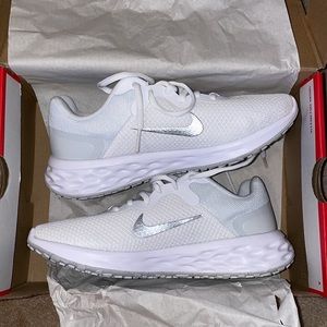 Nike Tanjun sneakers